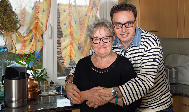 François C. avec sa mère François C. avec sa mère